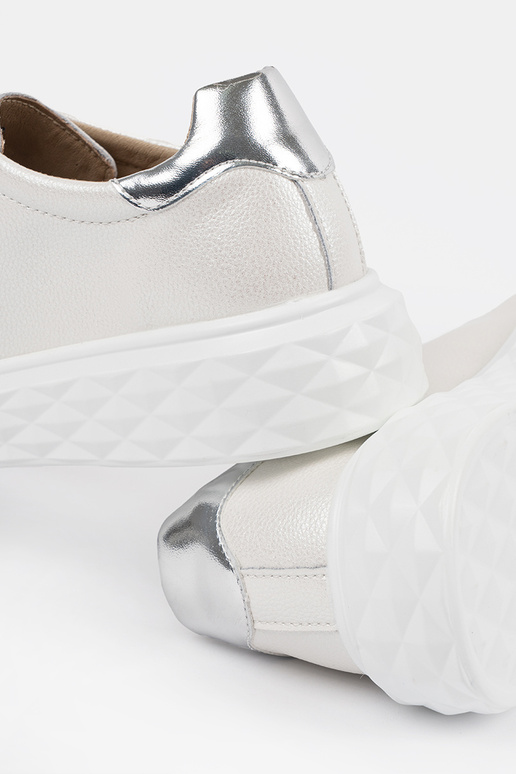 Scarpe sportive in pelle bianche e...