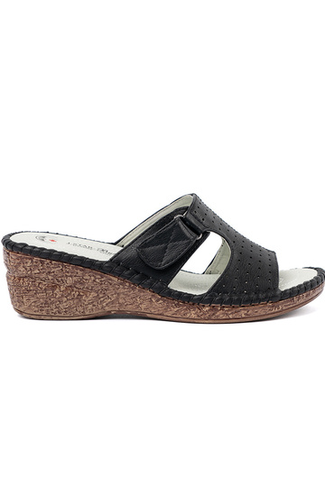 Ciabatte con piattaforma e...