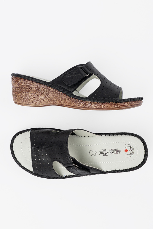 Ciabatte con piattaforma e intagli nere