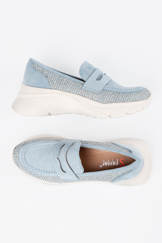 colore blu mezze scarpe su una suola... colore blu mezze scarpe su una suola...