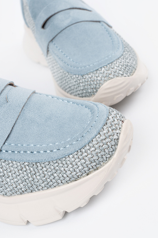 colore blu mezze scarpe su una suola... colore blu mezze scarpe su una suola...