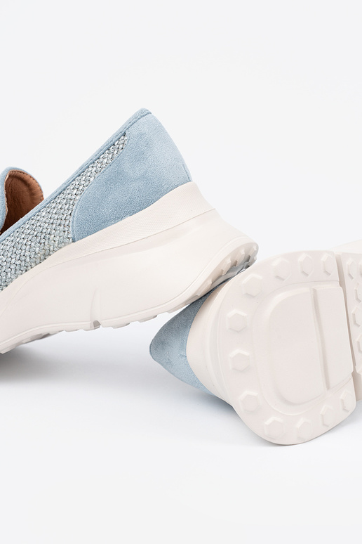 colore blu mezze scarpe su una suola... colore blu mezze scarpe su una suola...