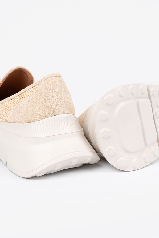 colore avorio mezze scarpe su una... colore avorio mezze scarpe su una...