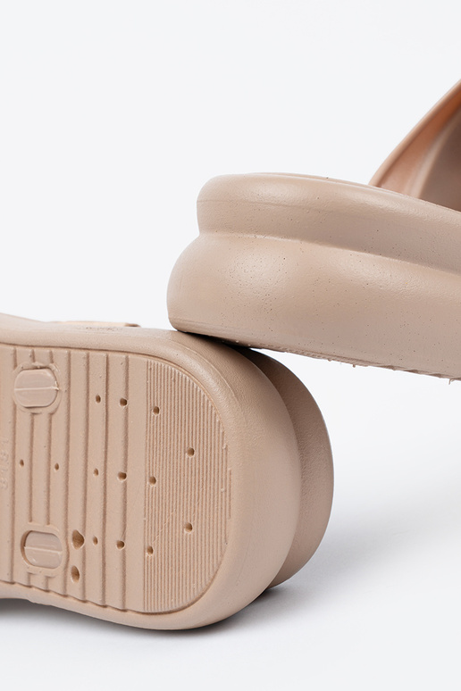 Ciabatte color sabbia con fibbie...