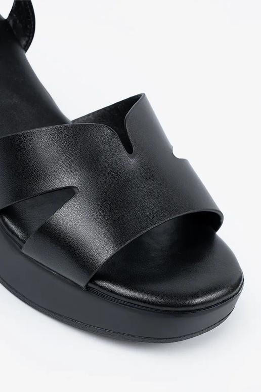 Sandali neri con tacco