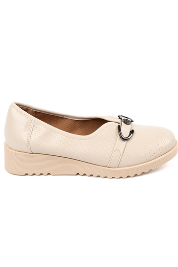 Scarpe con zeppa e fibbia...