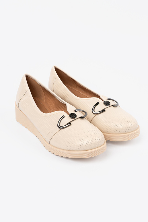 Scarpe con zeppa e fibbia decorativa Scarpe con zeppa e fibbia decorativa