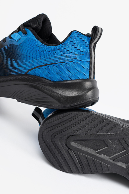 Scarpe sportive nere con elementi rossi Scarpe sportive nere con elementi rossi