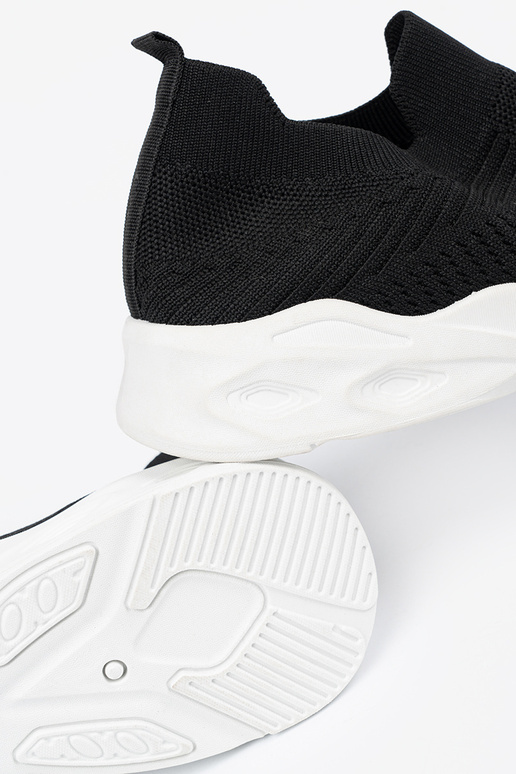 Scarpe sportive nere con chiusura