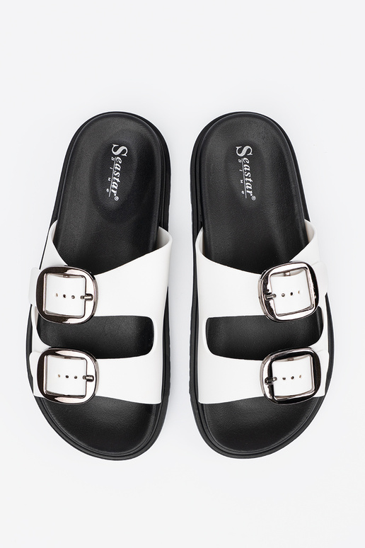 Infradito bianchi con fibbie argentate Infradito bianchi con fibbie argentate