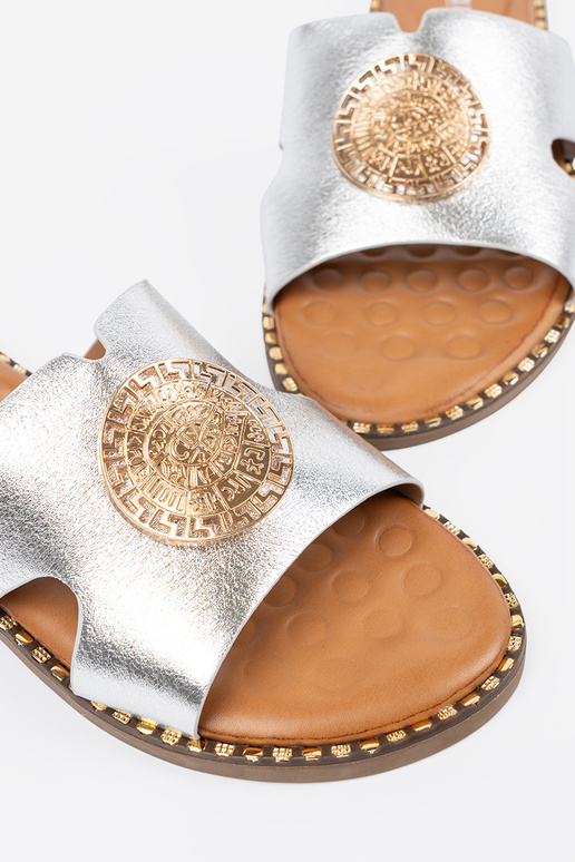 Pantofole argento con finiture dorate Pantofole argento con finiture dorate