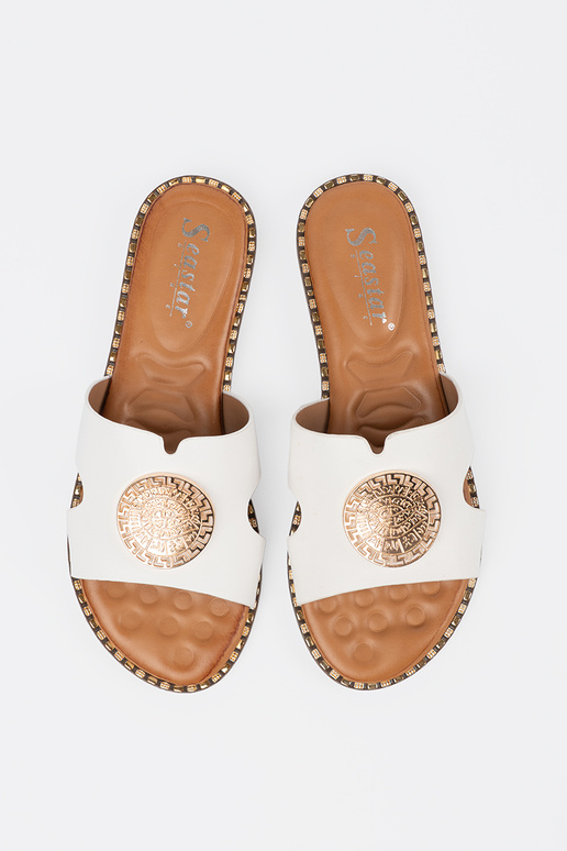 Pantofole Colore bianco con finiture... Pantofole Colore bianco con finiture...