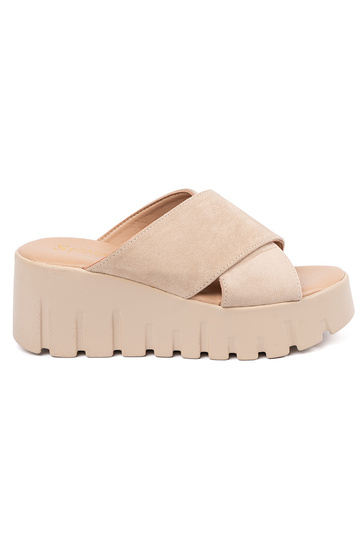 dalla pelle scamosciata...