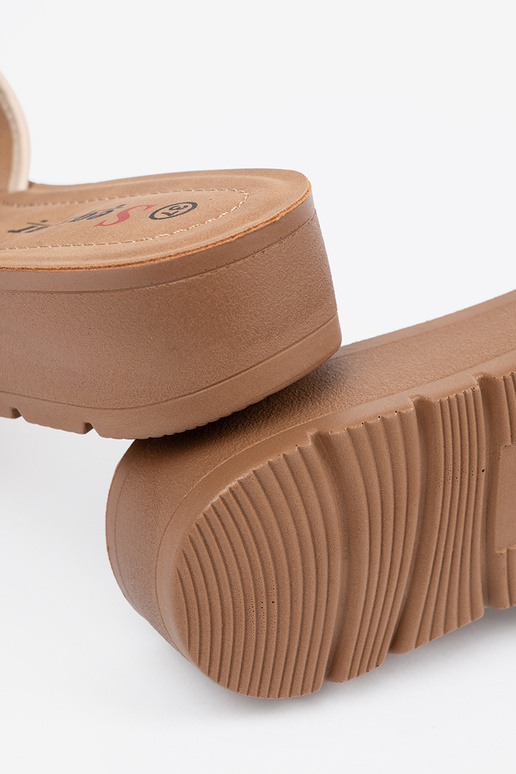 Pantofole multicolori con fibbie