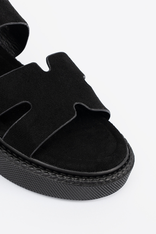 sandali colore nero con una... sandali colore nero con una...