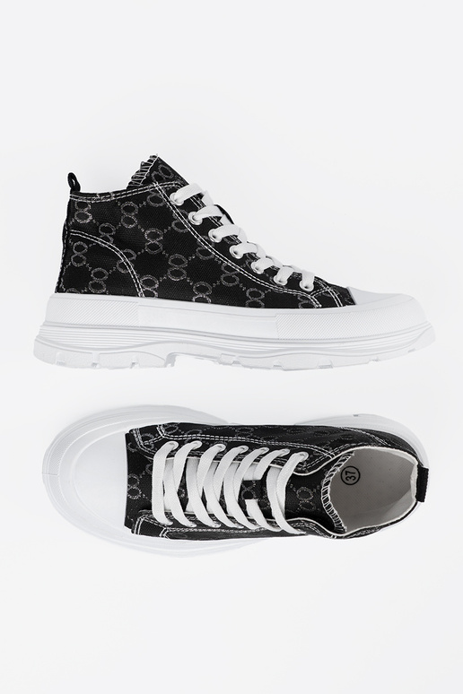 Scarpe nere con lacci e zeppa Scarpe nere con lacci e zeppa