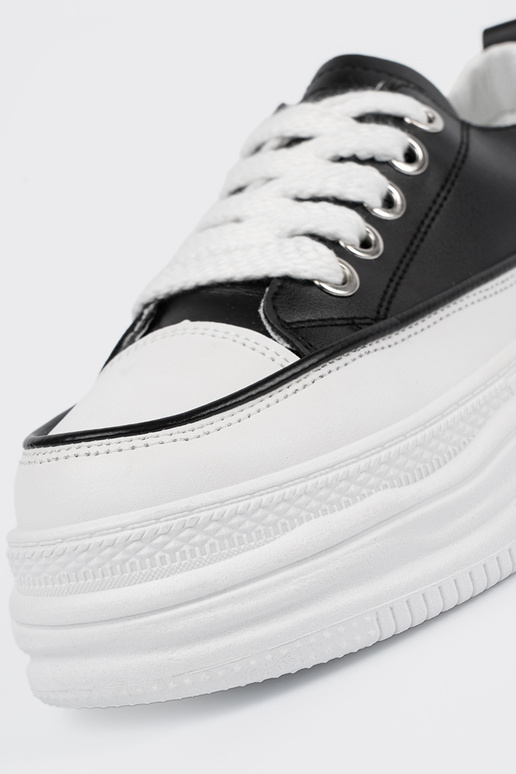 Scarpe casual bianche e nere con plateau Scarpe casual bianche e nere con plateau