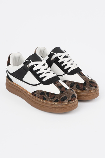 Scarpe sportive bianche e... 2