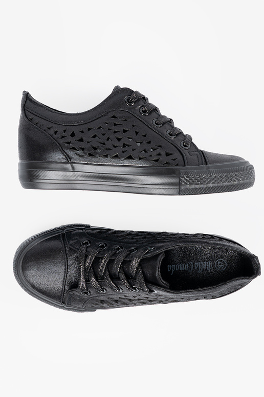 Scarpe da donna con tacco e dettagli... Scarpe da donna con tacco e dettagli...