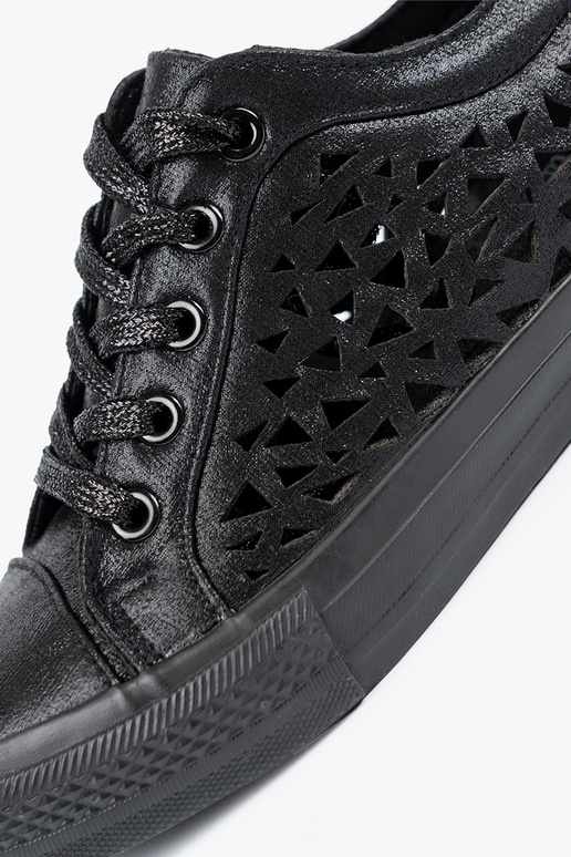 Scarpe da donna con tacco e dettagli... Scarpe da donna con tacco e dettagli...