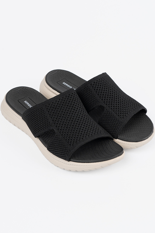 Scarpe nere con dettagli a traforo Scarpe nere con dettagli a traforo