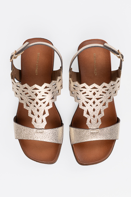 Sandali color avorio su piattaforma...