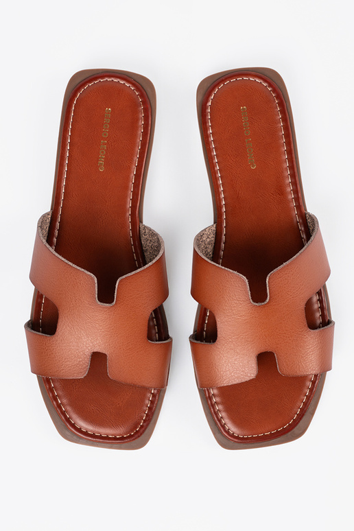 Ciabatte marroni con punta quadrata