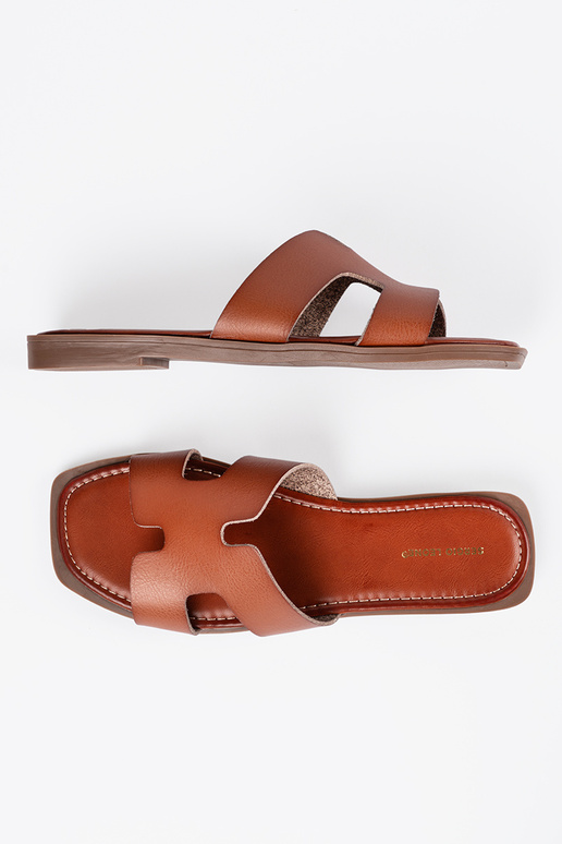 Ciabatte marroni con punta quadrata