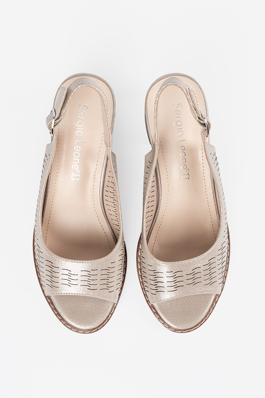 Ballerine dorate con tacco basso Ballerine dorate con tacco basso