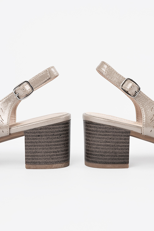 Ballerine dorate con tacco basso Ballerine dorate con tacco basso