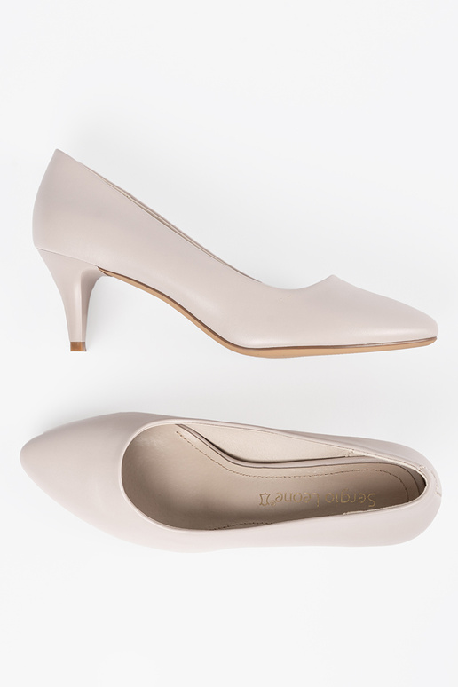 Décolleté grigie, Sergio Leone