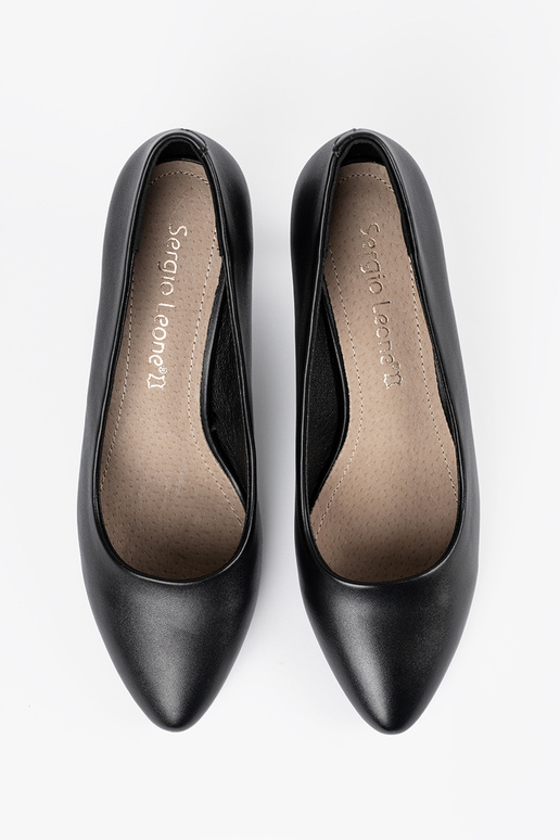 Décolleté nere classiche, Sergio Leone