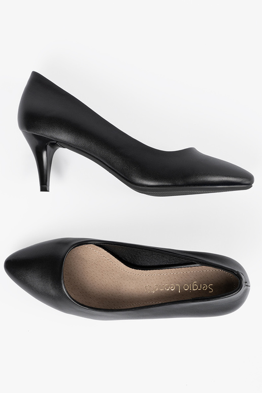 Décolleté nere classiche, Sergio Leone