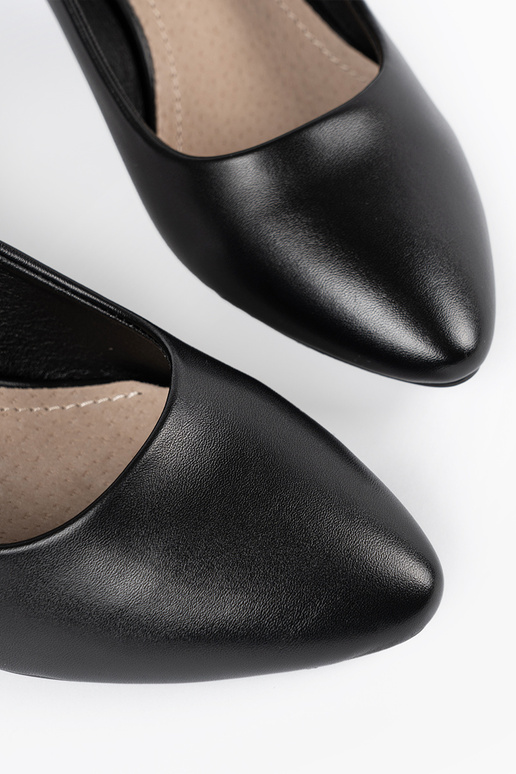 Décolleté nere classiche, Sergio Leone