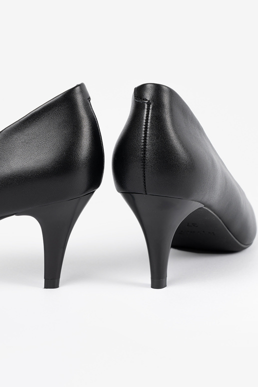 Décolleté nere classiche, Sergio Leone