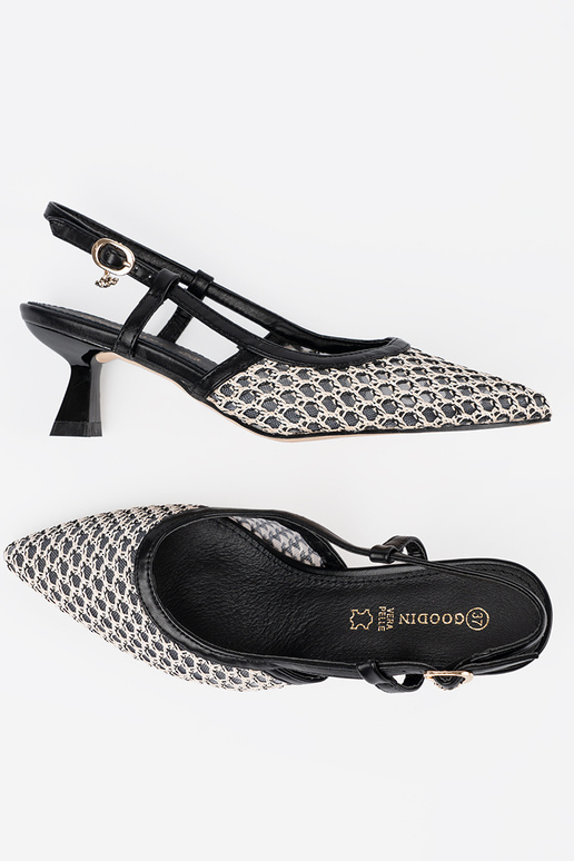 Sandali alti traforati con tacco...