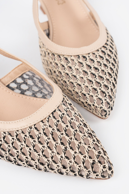 Sandali alti traforati con tacco...