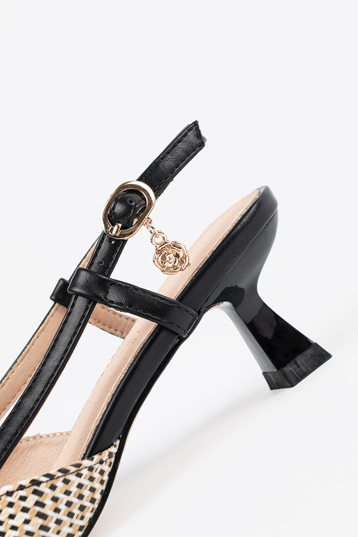 Sandali intrecciati alti con tacco...