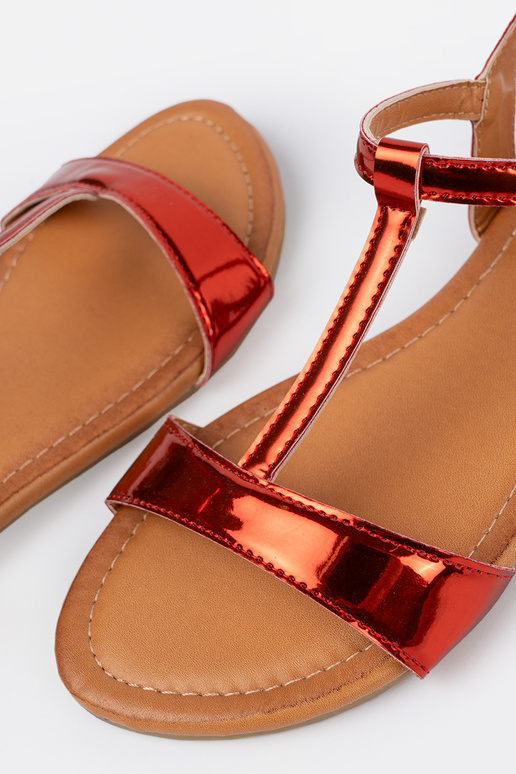 Sandali rossi da donna su suola piatta Sandali rossi da donna su suola piatta