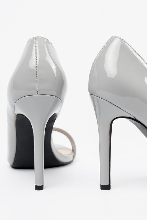 Scarpe alte grigie con punta aperta Scarpe alte grigie con punta aperta