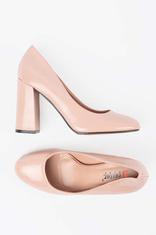 Scarpe con tacco alto color avorio... Scarpe con tacco alto color avorio...