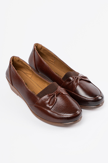 Scarpe marroni con chiusura... 2