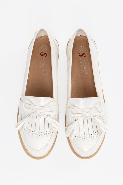 Scarpe con tacco lucido blu scuro Scarpe con tacco lucido blu scuro