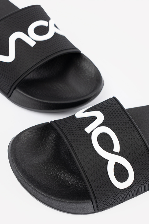 colore nero Pantofole con una nota