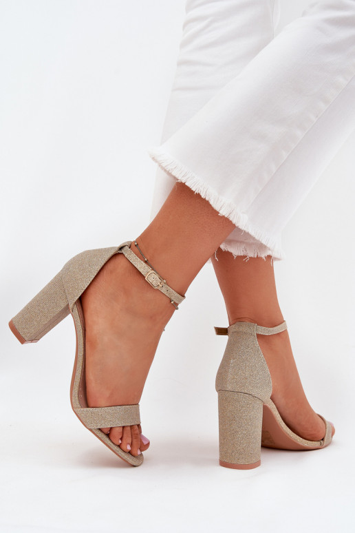 con lucentezza Sandali con tacco alto da donna colore dorato Kavina