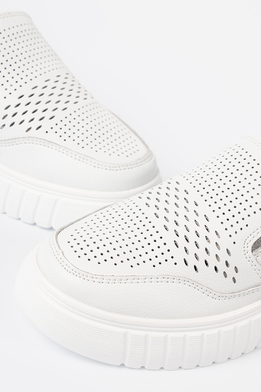 Colore bianco traforato scarpe da donna con una piattaforma Colore bianco traforato scarpe da donna con una piattaforma