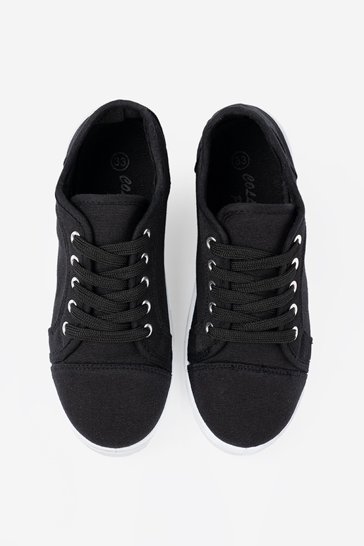 scarpe casual colore nero allacciato