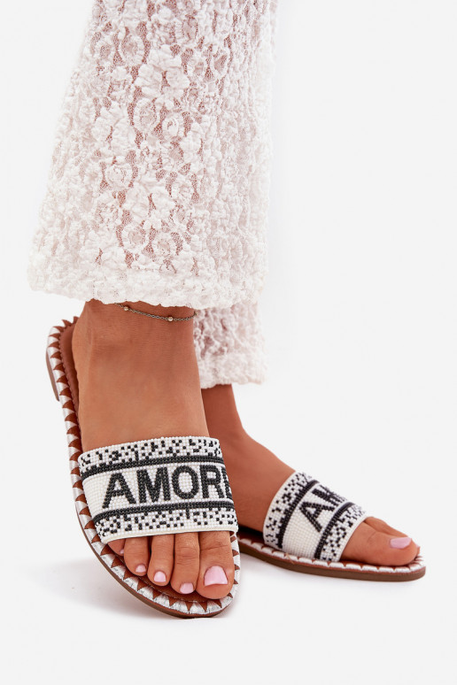 Pantofole da donna con tacchi larghi Con decorazione Amore Colore bianco Avelina