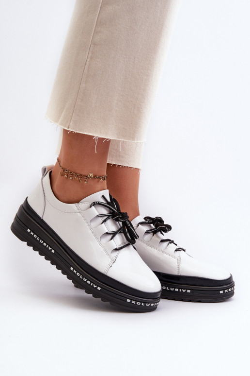 Scarpe modello sneakers con effetto vernice con plateau in colore bianco S.Barski LR592B