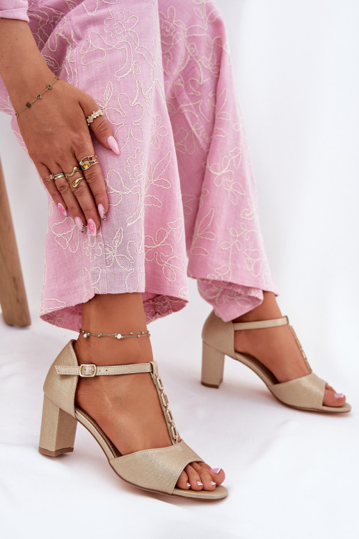 Sandali con tacco alto da donna con tacchi decorati in ecopelle colore dorato Triavera